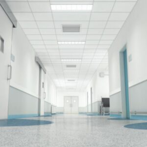 Medintech Plus es un piso vinílico homogéneo de una sola capa. Su gran durabilidad y resistencia al desgaste lo colocan en grupo ‘T’ máxima clasificación de comportamiento de solados frente al desgaste y resistencia al tránsito, lo que garantiza un mayor rendimiento duradero. Su gama de 36 impresionantes colores permiten crear ambientes únicos combinando resistencia, calidad y un gran sentido estético. Fabricado con vinilo 100% virgen, posee recubrimiento TRUESHIELD para un fácil mantenimiento. Medintech Plus es un piso que se utiliza especialmente en áreas estériles y asépticas. No se utilizan metales pesados en su fabricación. Tecnología Diamond 10. La tecnología Diamond 10 es una innovación patentada que utiliza diamantes cultivados para brindar la máxima resistencia a rayones, manchas y raspaduras. Gracias a la tecnología Diamond 10 estos solados son fáciles de limpiar y sin necesidad de ser pulidos lucirán como nuevos durante muchos años, a pesar del mantenimiento diario y los rigurosos protocolos de desinfección. Ofrece un mantenimiento sencillo: no requiere pulido, decapado ni mantenimiento restaurador.